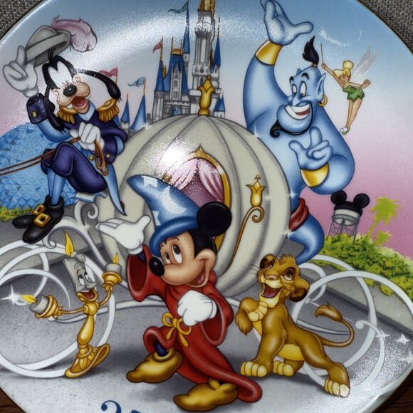 Vintage Walt Disney World 25 Years Collector's Plate Magic Kingdom 1996 - Picture 2 of 3